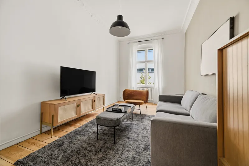 Attraktive 2-Zimmer Wohnung in Neukölln - voll möbliert — photo 1